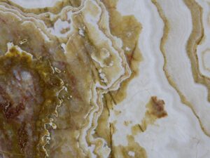 Onyx Sultan Fensterbank 2 cm nach Maß – Exklusiver Naturstein in majestätischen Gold-, Bernstein- und Brauntönen (Transluzent) C&C Naturstein & Fliesen- Dormagen- Düsseldorf- Köln- Aachen- Bonn- Deutschland