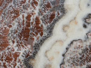 Onyx Vulcano Fensterbank 2 cm nach Maß – Luxuriöser Naturstein in dramatischem Rot-Braun mit hoher Transluzenz C&C Naturstein & Fliesen- Dormagen- Düsseldorf- Köln- Aachen- Bonn- Deutschland